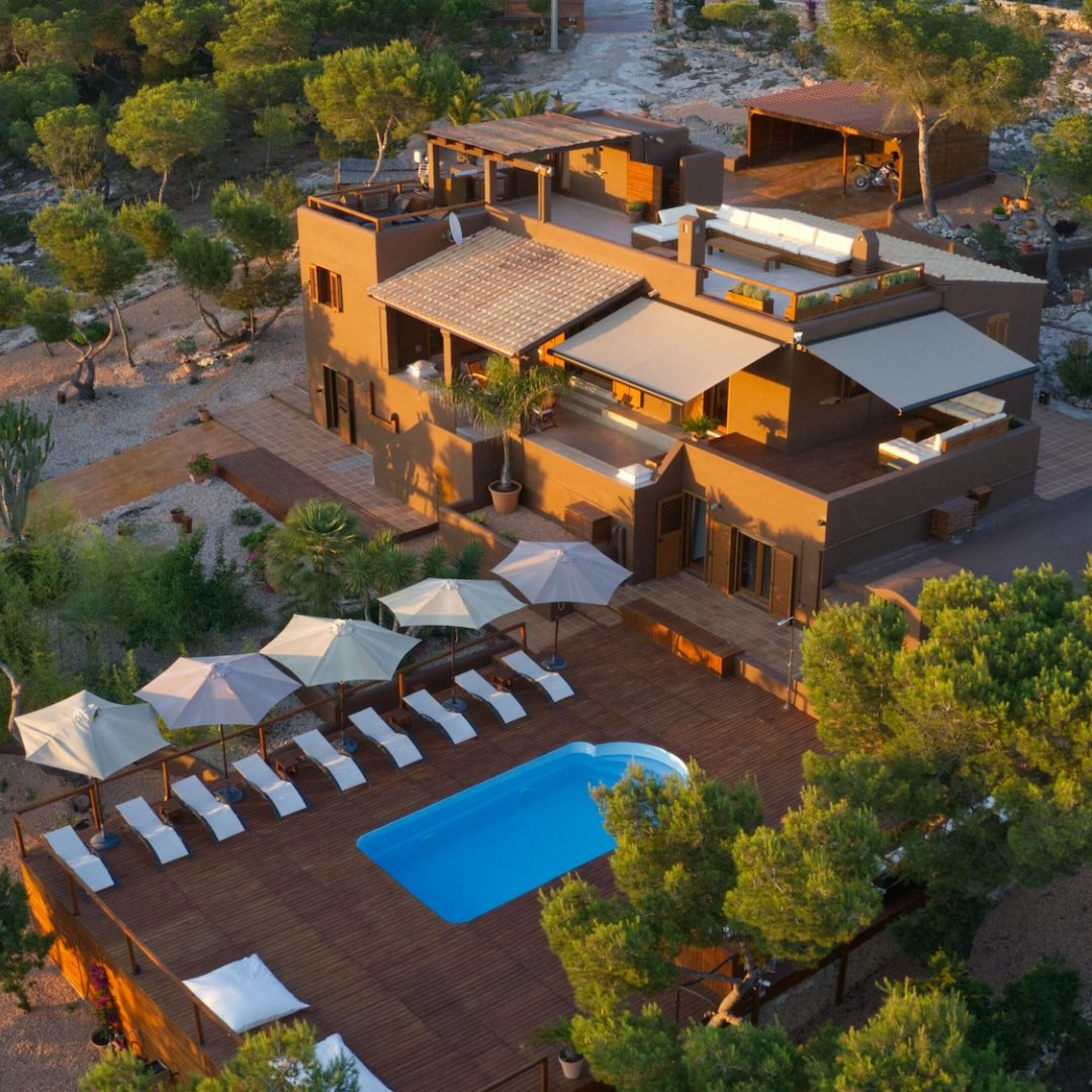 Fachada Oeste,sunset todos los días con vistas increíbles, camino privado